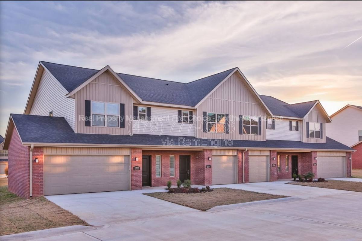 Townhouse for rent at 2719 W Shasta Rd, Rogers, AR 72758