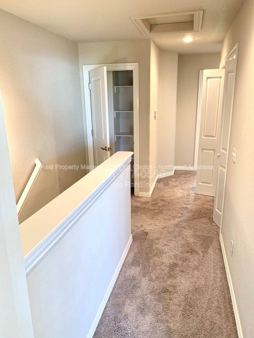 Townhouse for rent at 2719 W Shasta Rd, Rogers, AR 72758