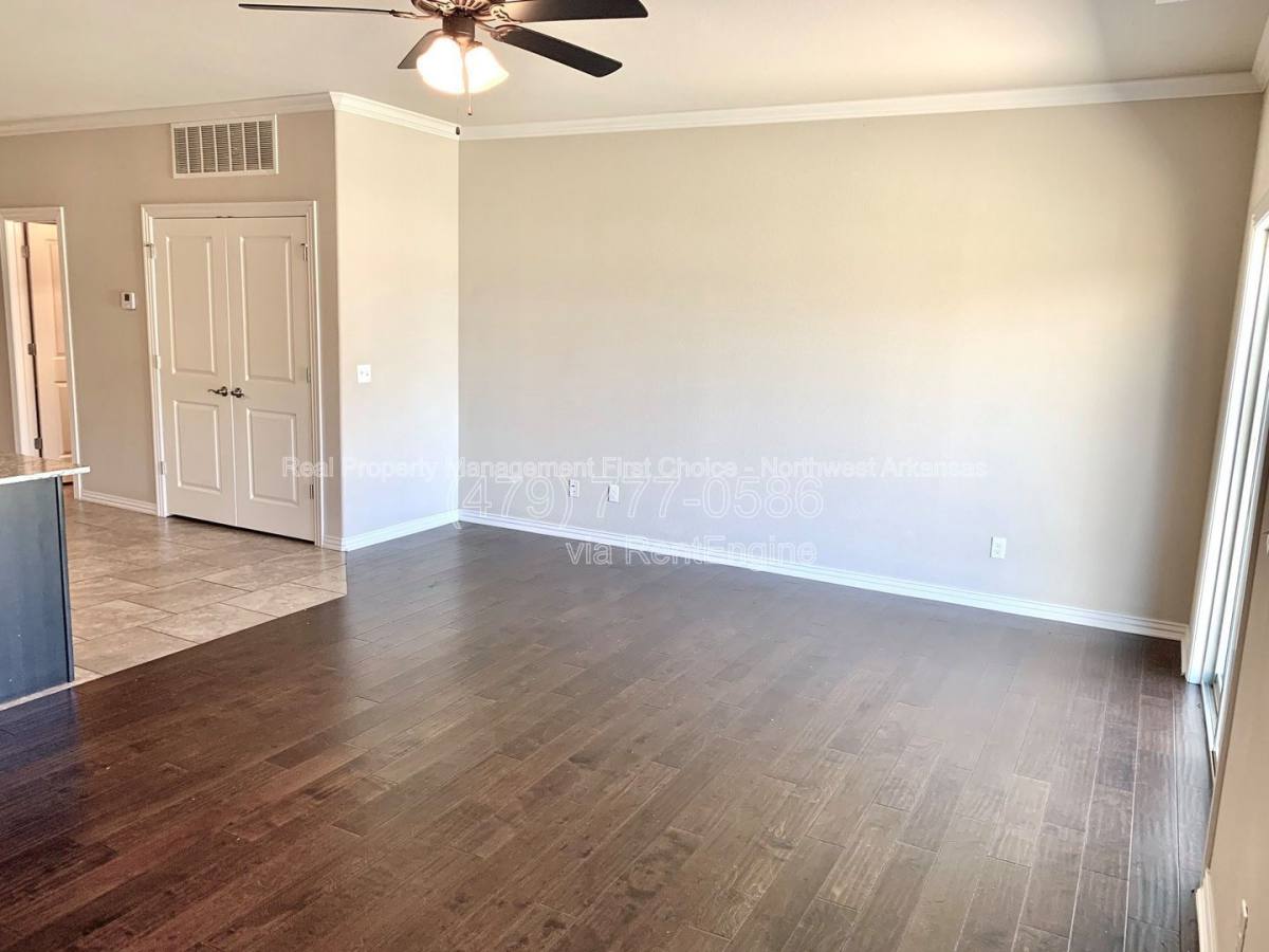 Townhouse for rent at 2719 W Shasta Rd, Rogers, AR 72758