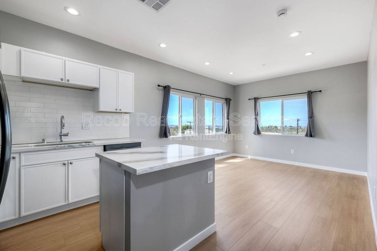 Apartment for rent at 2394 W Jewett St #2392, San Diego, CA 92111
