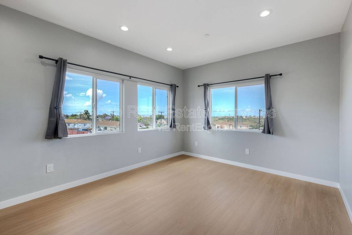 Apartment for rent at 2394 W Jewett St #2392, San Diego, CA 92111