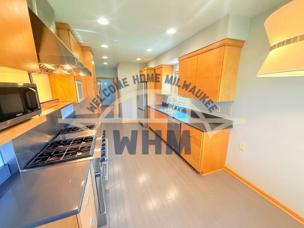 House for rent at 8575 N Hawthorne Rd, Milwaukee, WI 53217