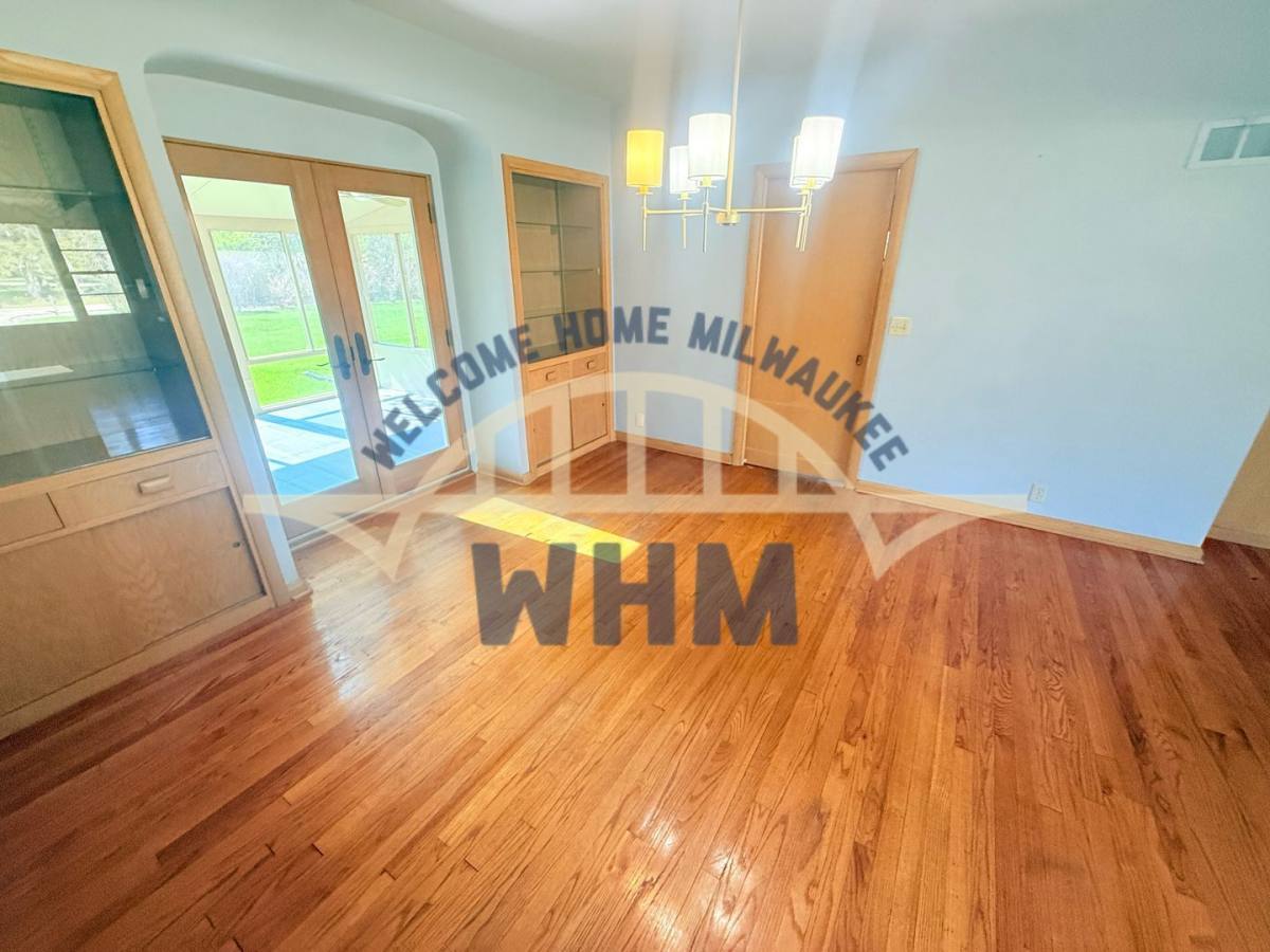 House for rent at 8575 N Hawthorne Rd, Milwaukee, WI 53217