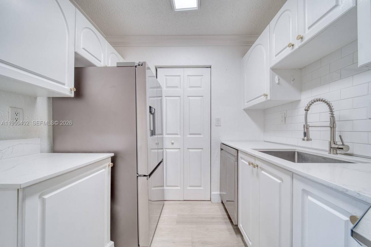 Apartment for rent at 10795 SW 108th Ave #O, Miami, FL 33176