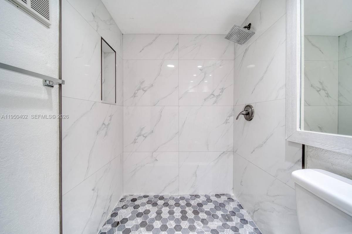 Apartment for rent at 10795 SW 108th Ave #O, Miami, FL 33176