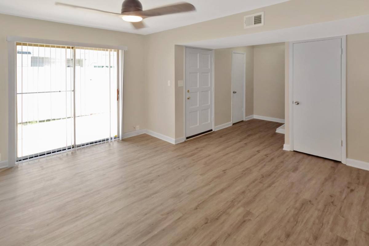 Townhouse for rent at 7021 Stonington Lane, Charlotte, NC 28227