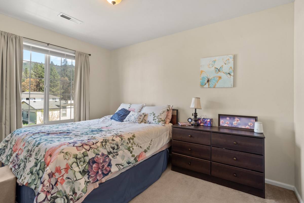 Apartment for rent at 81 Erickson Ave #83, Shady Cove, OR 97539