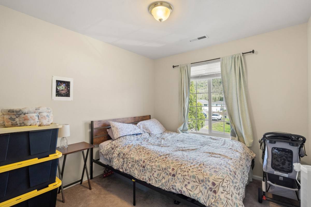 Apartment for rent at 81 Erickson Ave #83, Shady Cove, OR 97539