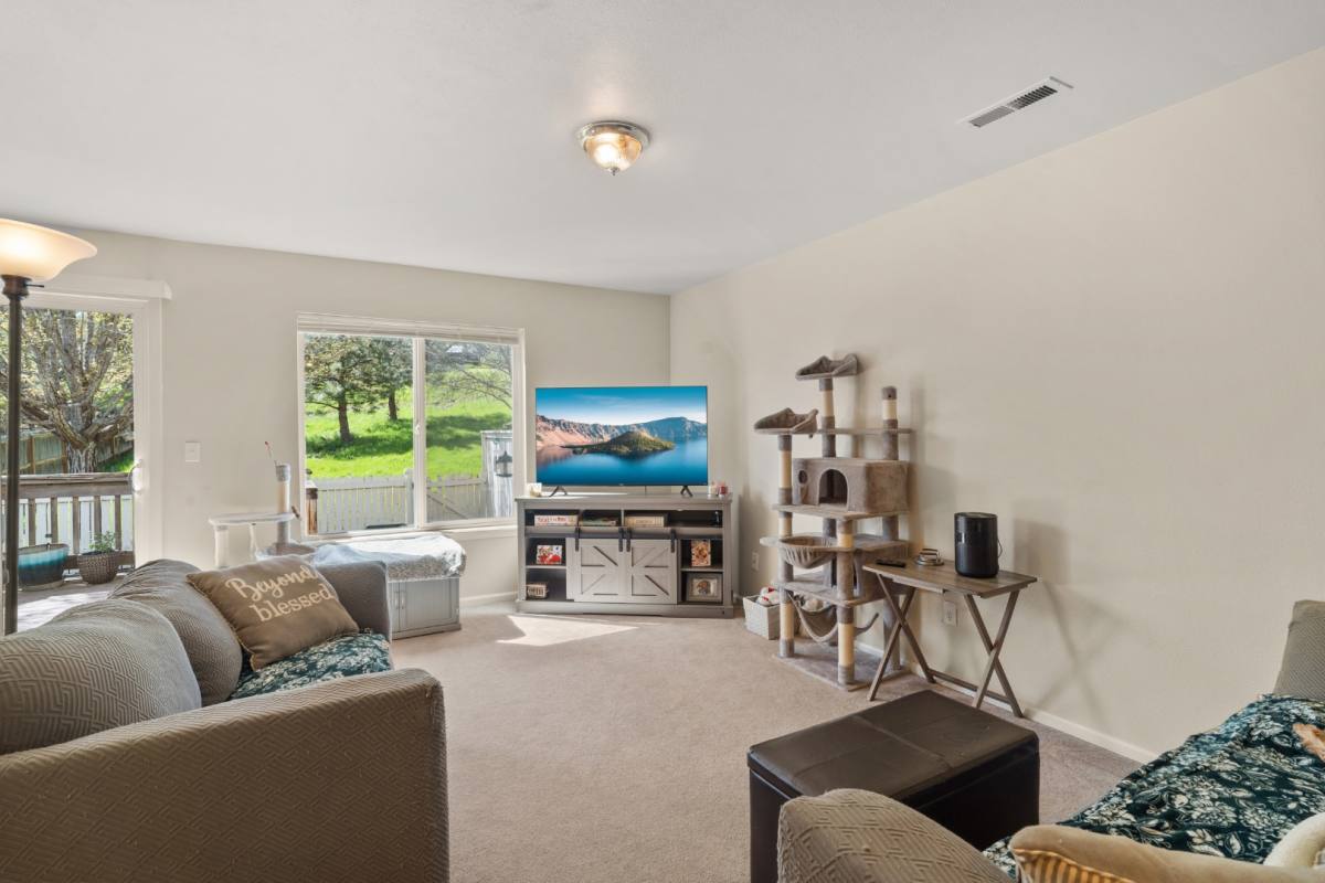 Apartment for rent at 81 Erickson Ave #83, Shady Cove, OR 97539