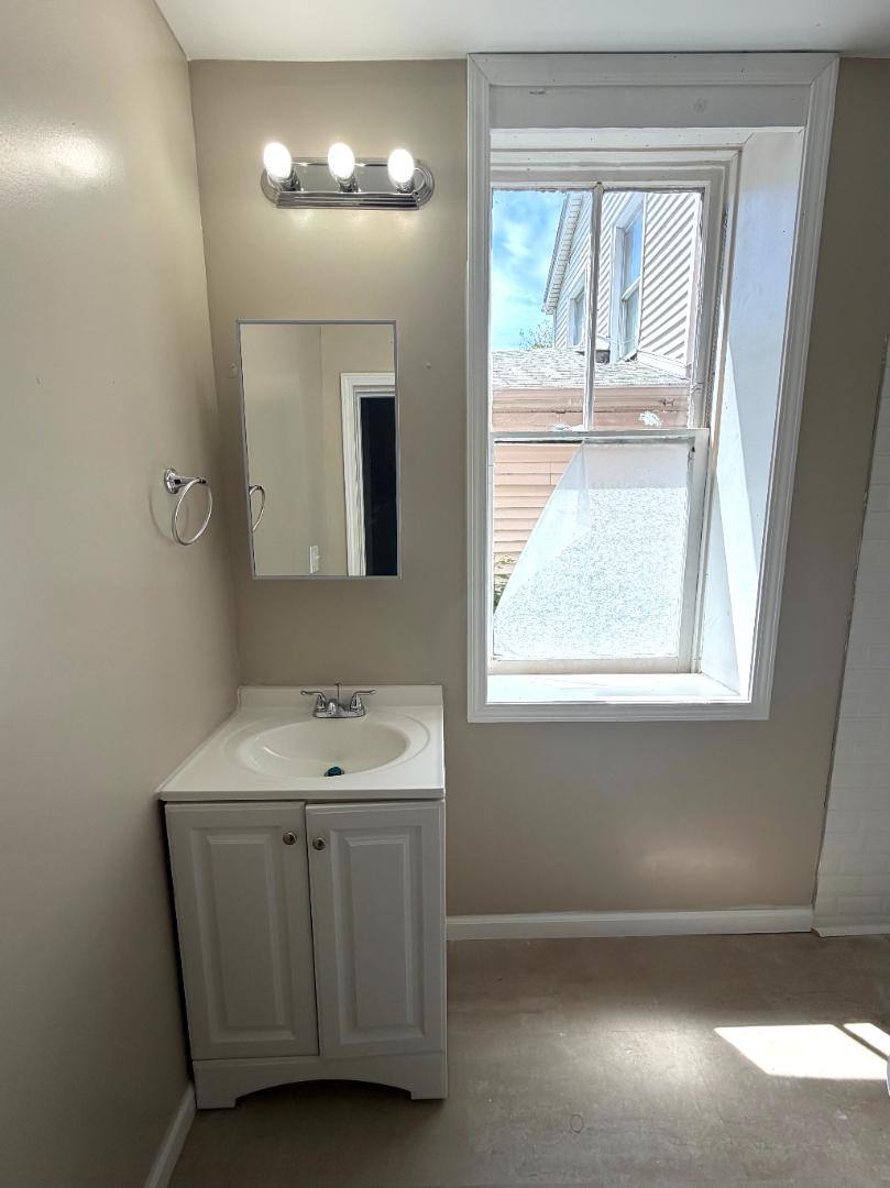 Apartment for rent at 6704-6706 Idaho Ave #6706 1F, Saint Louis, MO 63111