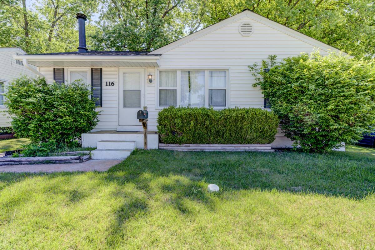 House for rent at 116 Graham Rd, Florissant, MO 63031