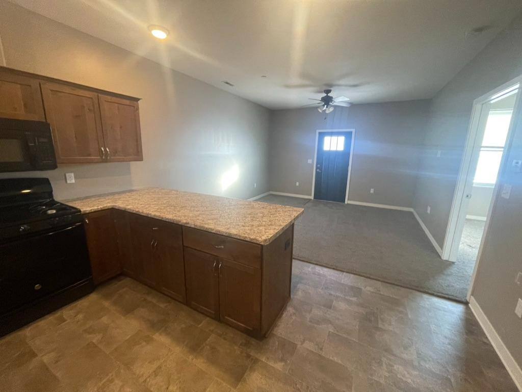 Condo for rent at 402 4th St SW 414, Mason City, IA 50401
