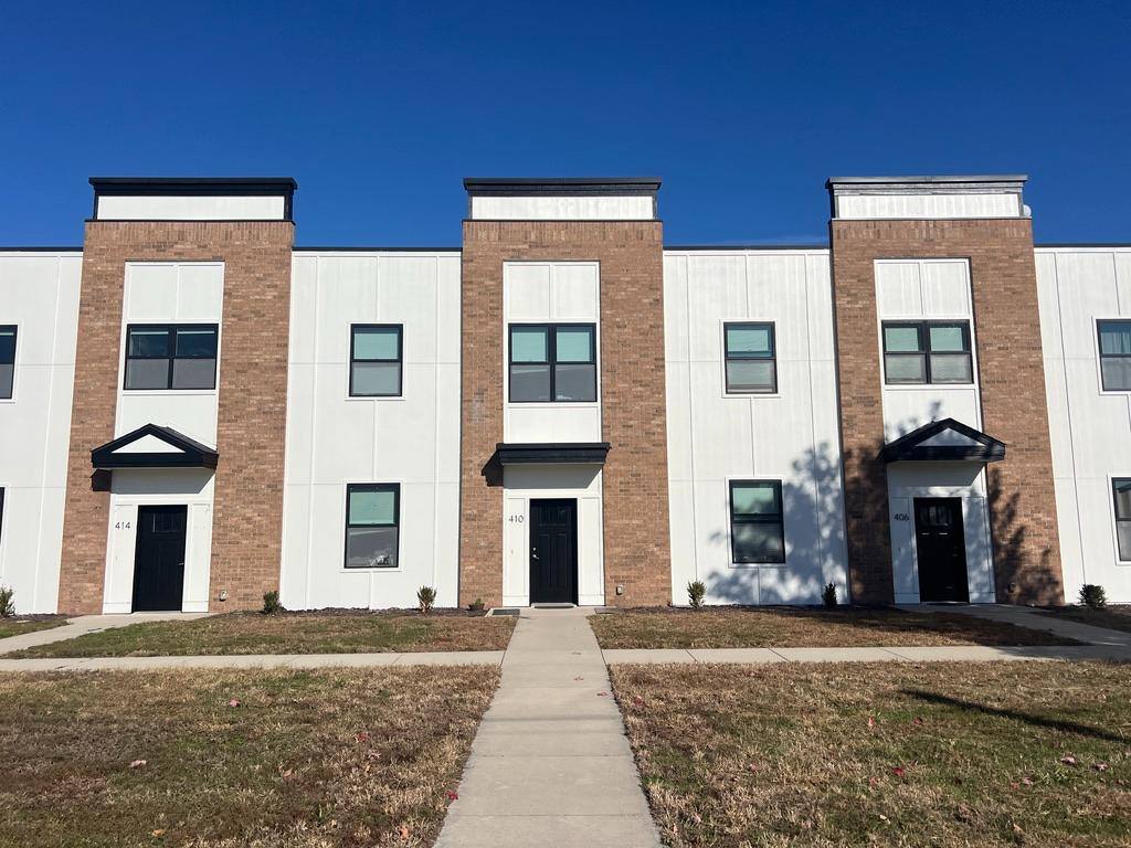 Condo for rent at 402 4th St SW 414, Mason City, IA 50401