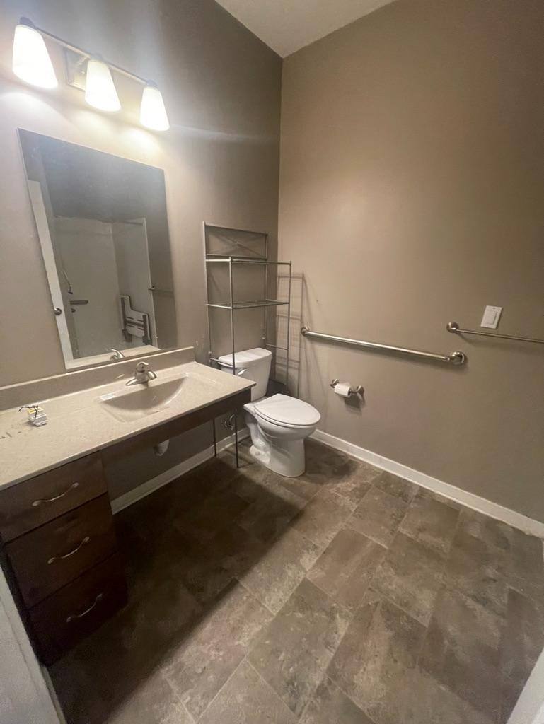 Condo for rent at 402 4th St SW 414, Mason City, IA 50401