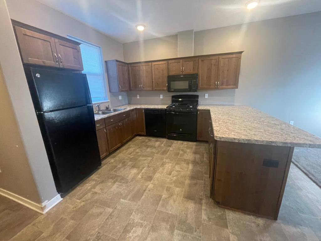 Condo for rent at 402 4th St SW 414, Mason City, IA 50401