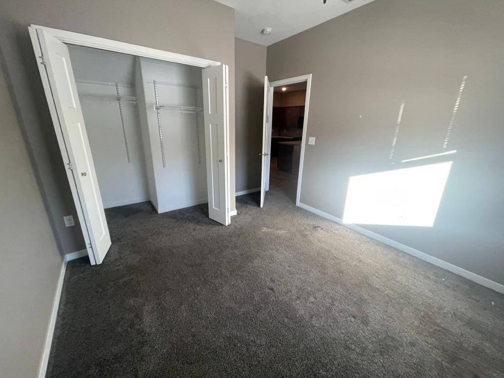 Condo for rent at 402 4th St SW 414, Mason City, IA 50401