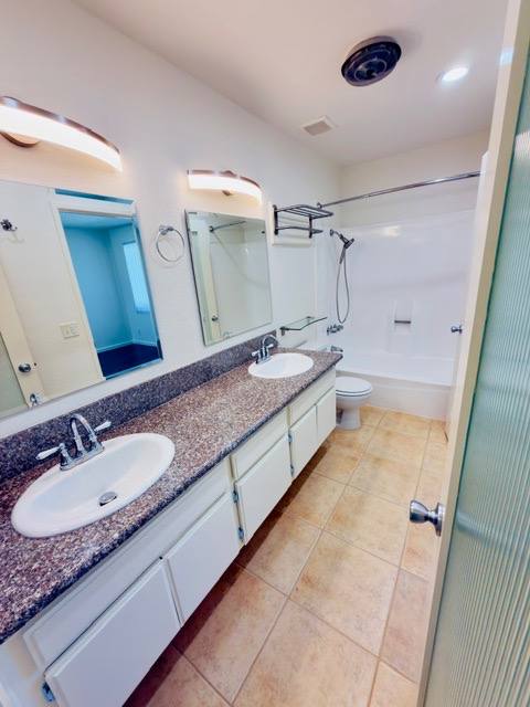 Apartment for rent at 3669 Westwood Blvd #113, Los Angeles, CA 90034