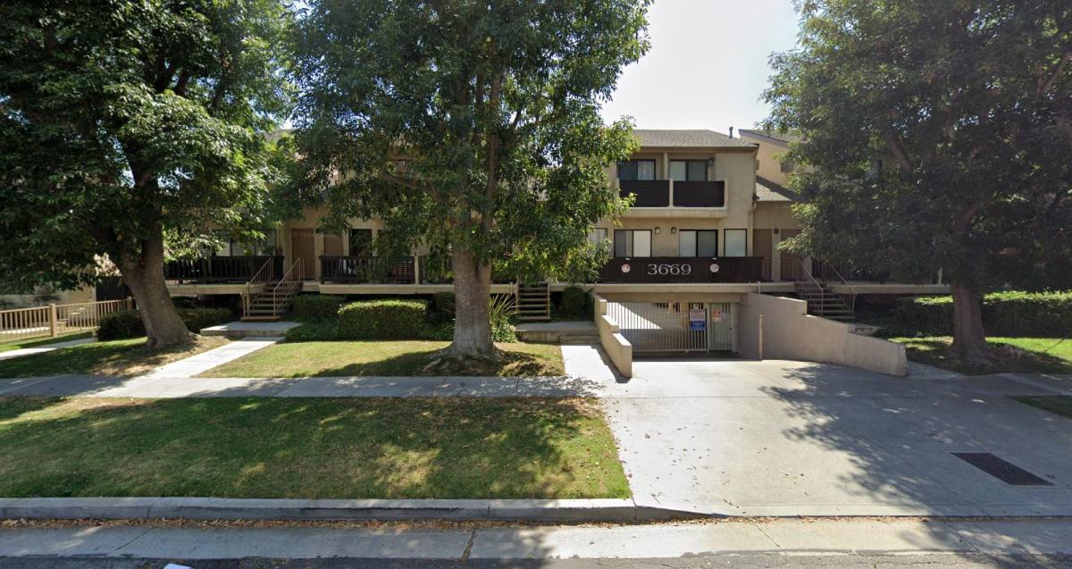 Apartment for rent at 3669 Westwood Blvd #113, Los Angeles, CA 90034