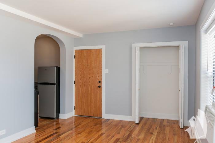 Apartment for rent at 550 W Arlington Place #106, Chicago, IL 60614