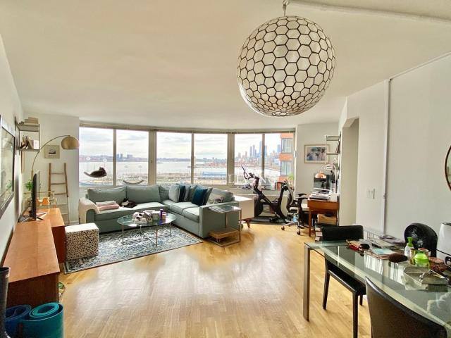 Apartment for rent at 400 Chambers St #9D, New York, NY 10282