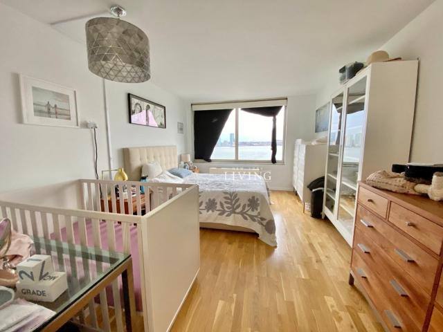 Apartment for rent at 400 Chambers St #9D, New York, NY 10282