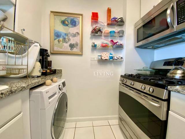 Apartment for rent at 400 Chambers St #9D, New York, NY 10282