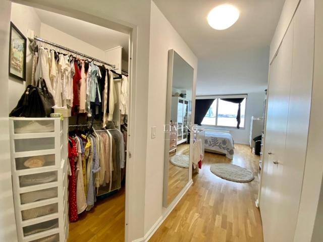 Apartment for rent at 400 Chambers St #9D, New York, NY 10282