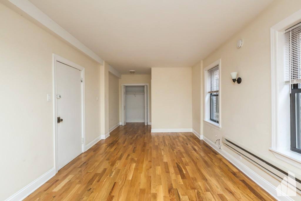 Apartment for rent at 1347 N Dearborn St #607, Chicago, IL 60610