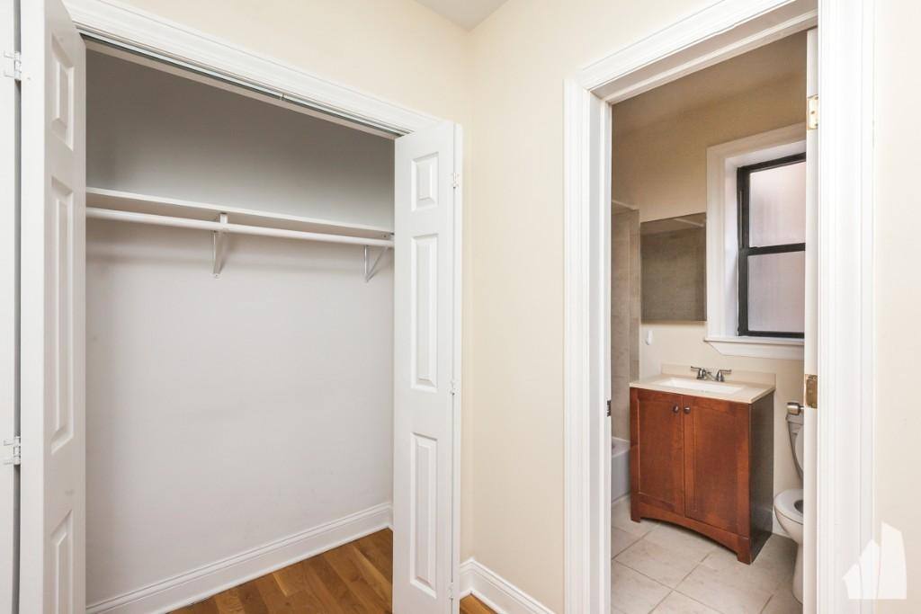 Apartment for rent at 1347 N Dearborn St #607, Chicago, IL 60610