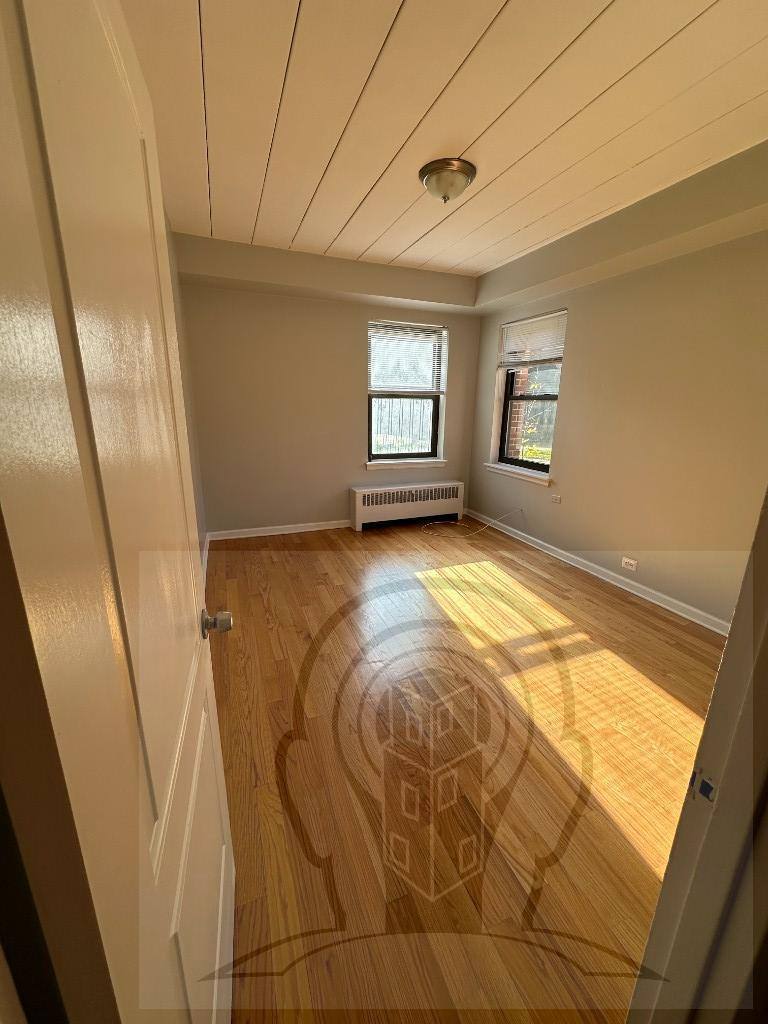 Apartment for rent at 1360 W Touhy Ave #301, Chicago, IL 60626