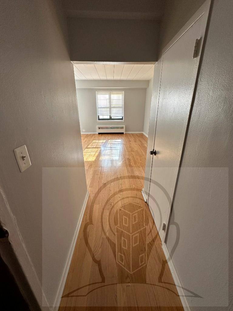 Apartment for rent at 1360 W Touhy Ave #301, Chicago, IL 60626