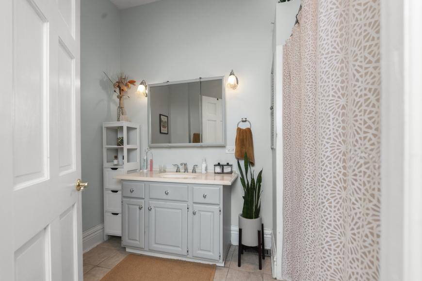 Apartment for rent at 2050 N Bissell #2, Chicago, IL 60614