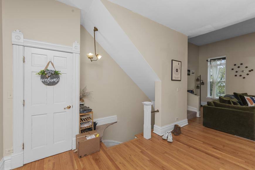Apartment for rent at 2050 N Bissell #2, Chicago, IL 60614