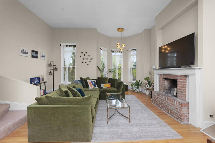 Apartment for rent at 2050 N Bissell #2, Chicago, IL 60614