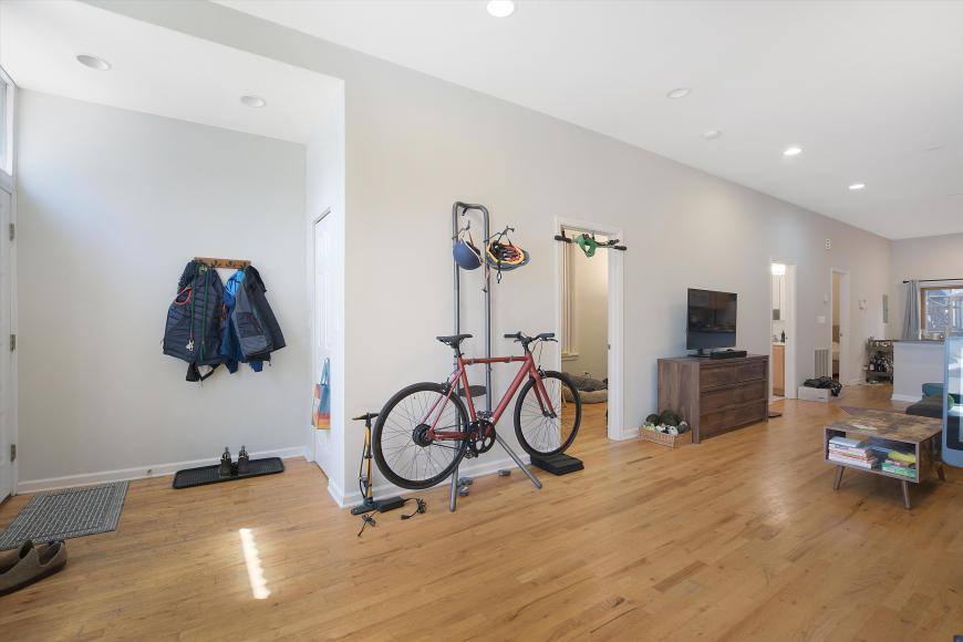 Apartment for rent at 2016 W Wabansia Ave #1F, Chicago, IL 60647