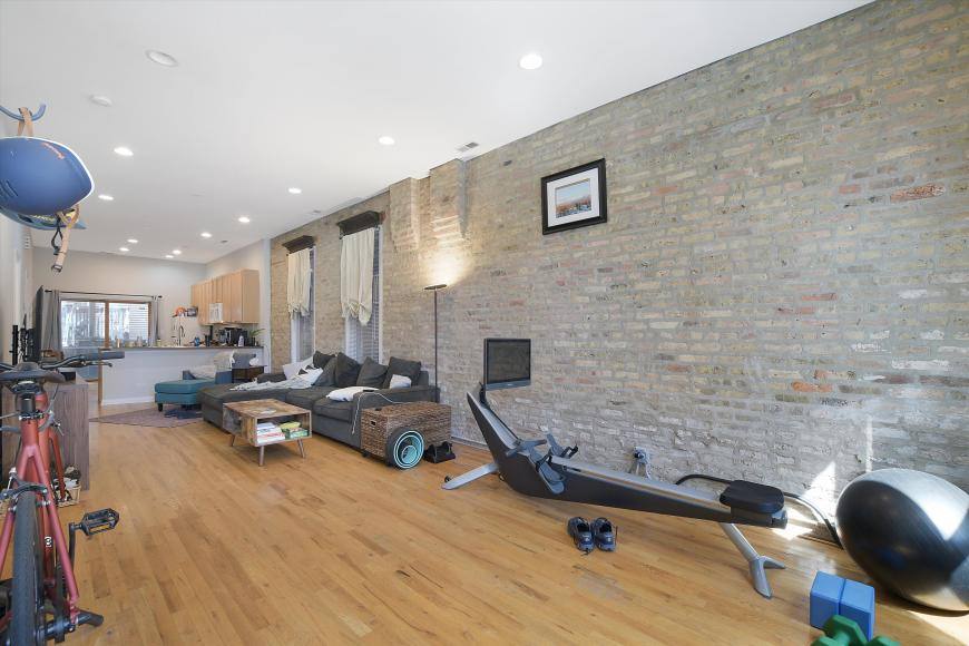 Apartment for rent at 2016 W Wabansia Ave #1F, Chicago, IL 60647