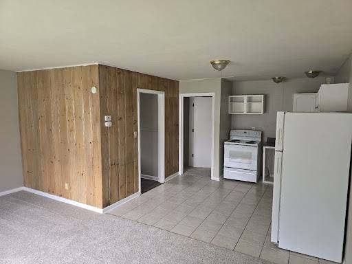 Townhouse for rent at 1718 E 89th St, Kansas City, MO 64131