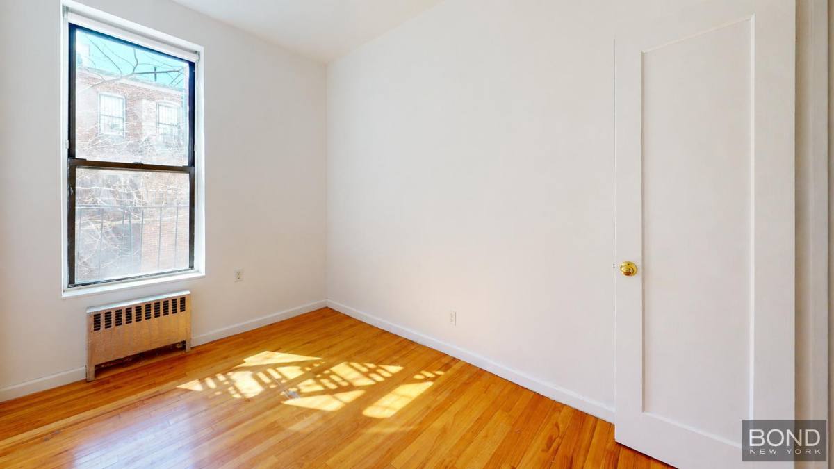 Apartment for rent at 166 W 83 St #2B, New York, NY 10023
