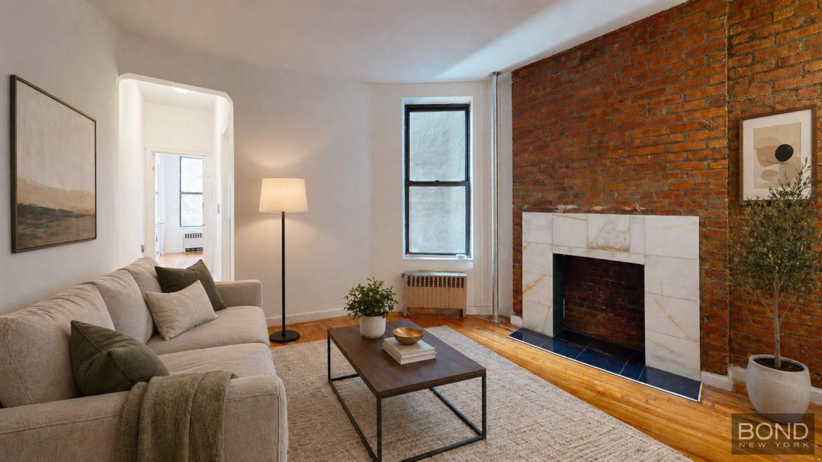 Apartment for rent at 166 W 83 St #2B, New York, NY 10023
