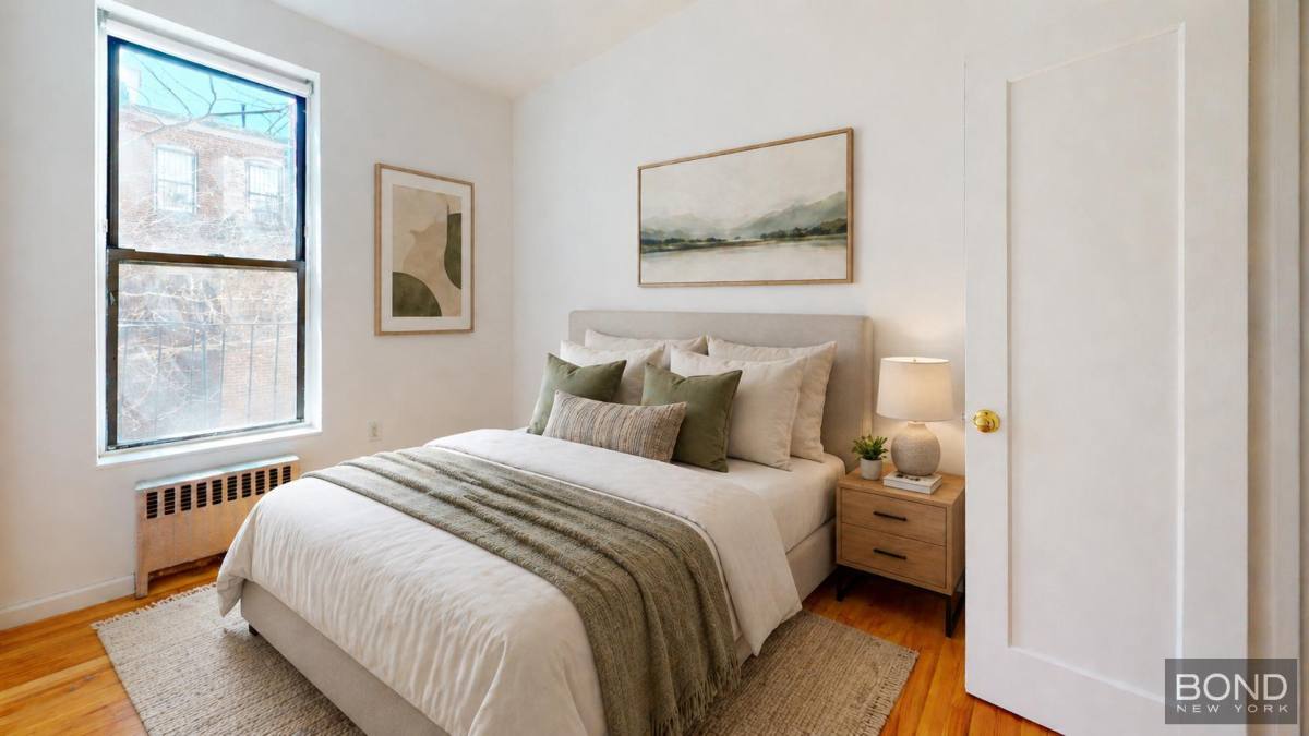 Apartment for rent at 166 W 83 St #2B, New York, NY 10023