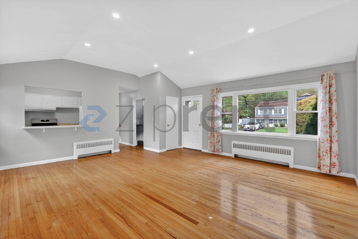 House for rent at 30 Mary Lane, Riverside, CT 06878