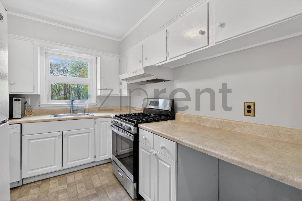 House for rent at 30 Mary Lane, Riverside, CT 06878