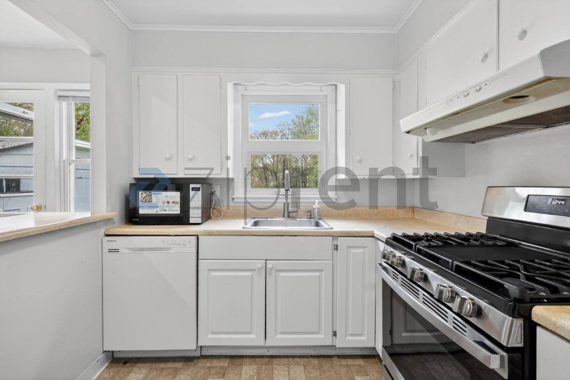 House for rent at 30 Mary Lane, Riverside, CT 06878