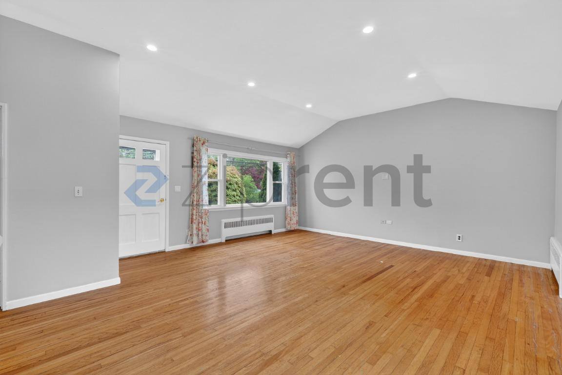 House for rent at 30 Mary Lane, Riverside, CT 06878