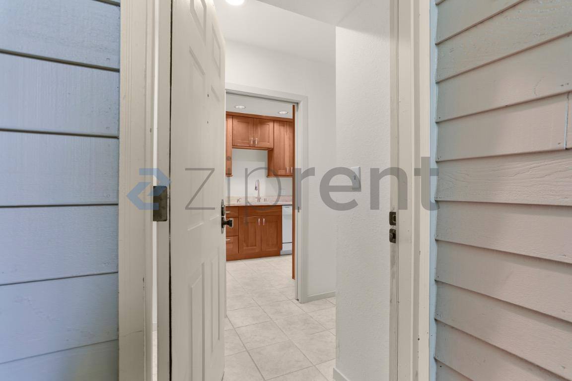 Apartment for rent at 12840 SE 40th Court #C3, Bellevue, WA 98006
