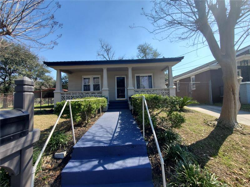 House for rent at 120 Jenks St, Savannah, GA 31415