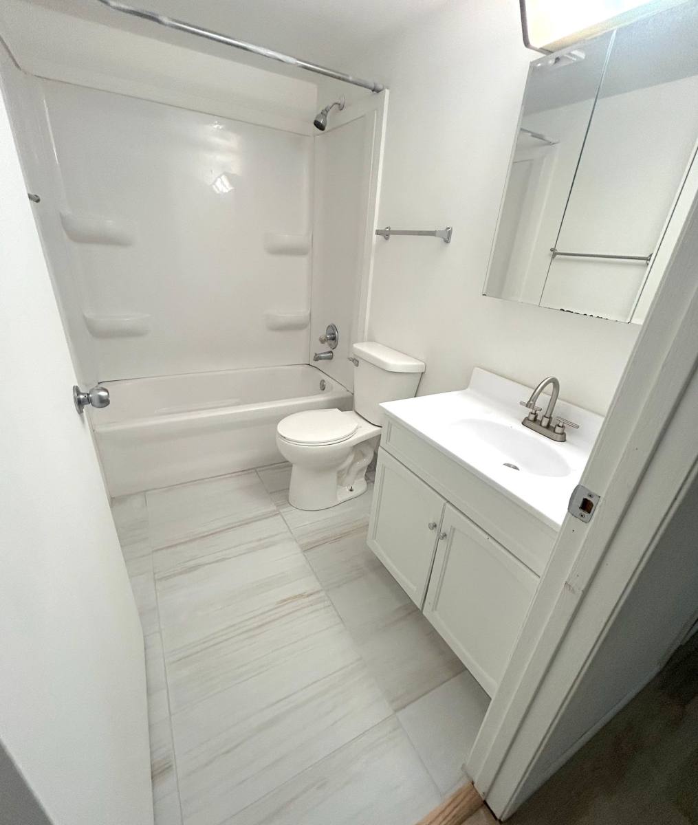 Apartment for rent at 117 W Rochester Rd, Ottumwa, IA 52501