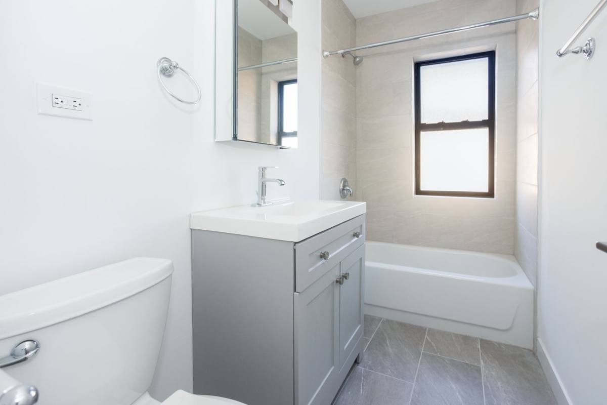 Apartment for rent at 4600 N Winchester Ave, Chicago, IL 60640