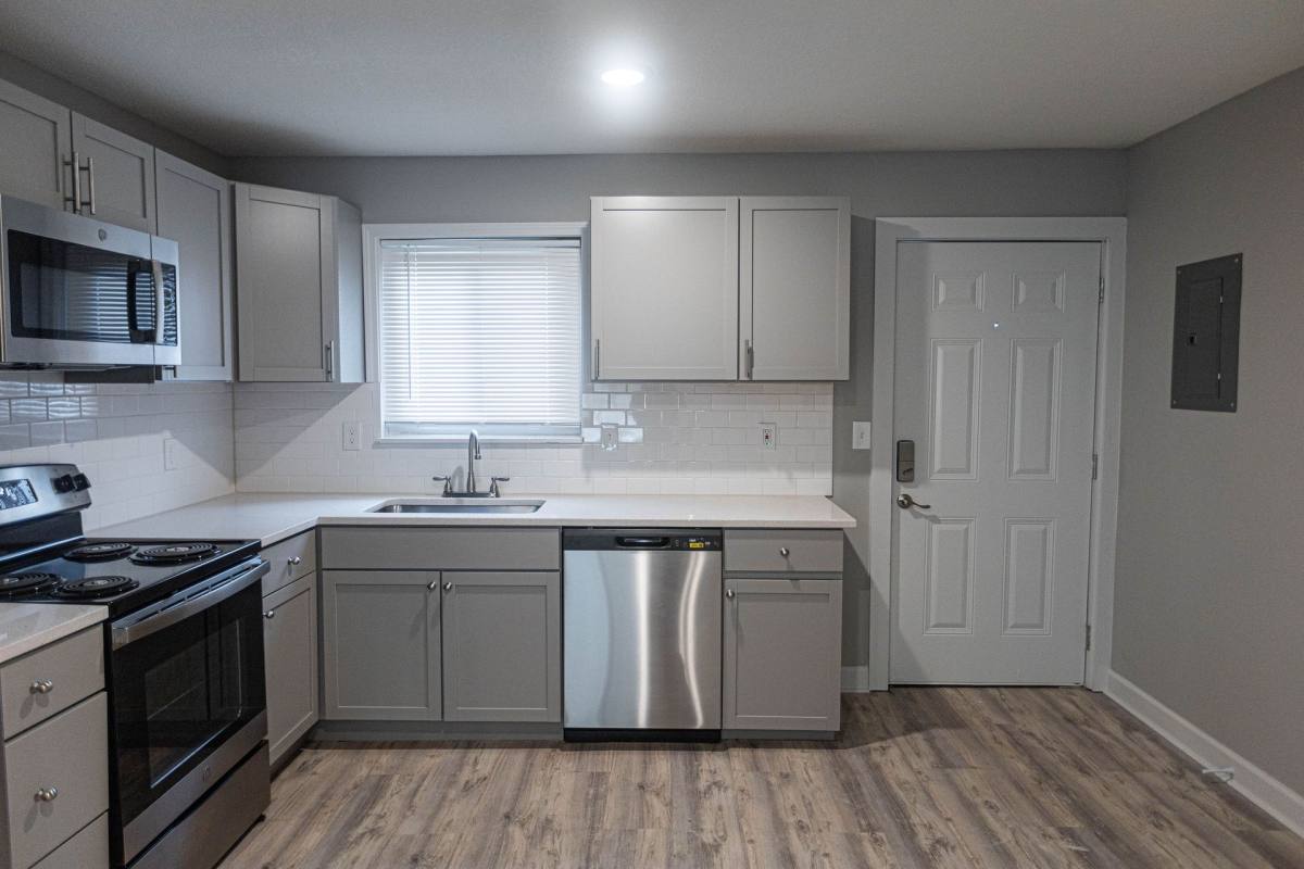 Apartment for rent at 6013 King St, Shawnee, KS 66203