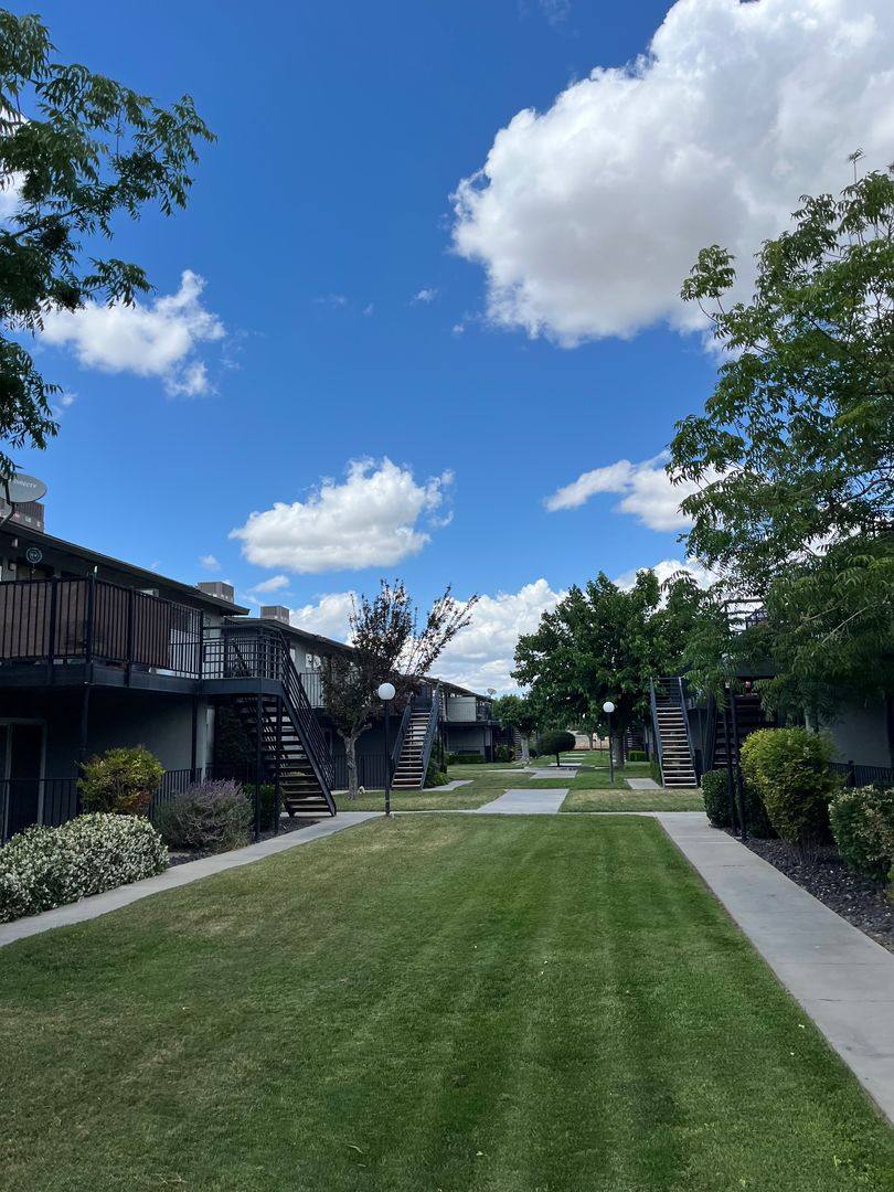 Apartment for rent at 1548 Canal Farm Lane, Los Banos, CA 93635